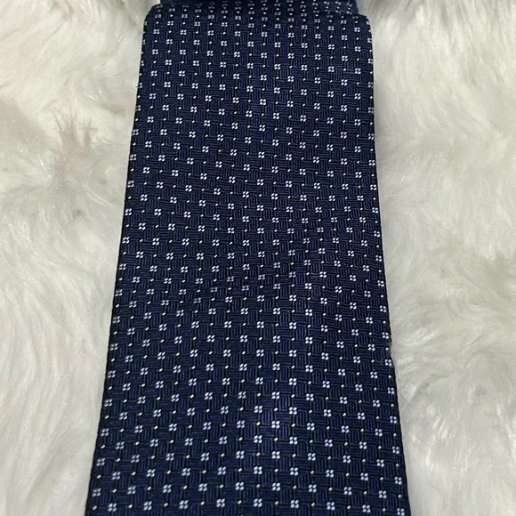 NWT Brooks Brothers Elegant Blue Patterned Men's Tie - Picture 2 of 7